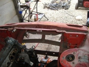 tr7-engine-bay-ready-for-engine-removal