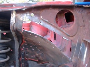 tr7-inner-wing-rust-cut-out