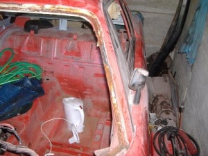 tr7-windscreen-frame-rust-4