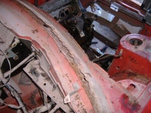 tr7-windscreen-frame-rust-6