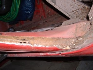 tr7-windscreen-frame-rust-9